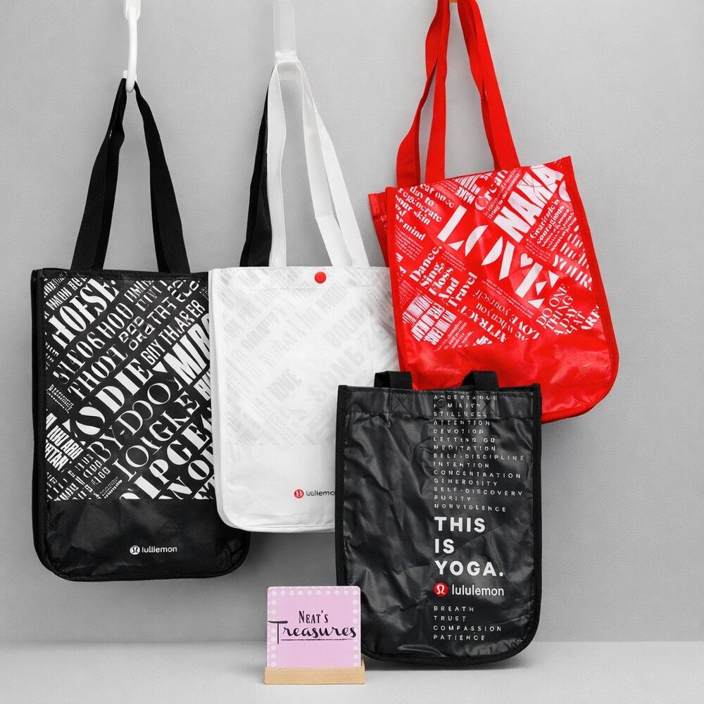 Lululemon  Red Black  White  9" x 12" Snap Close Reusable Shopping Bags Lot of 5